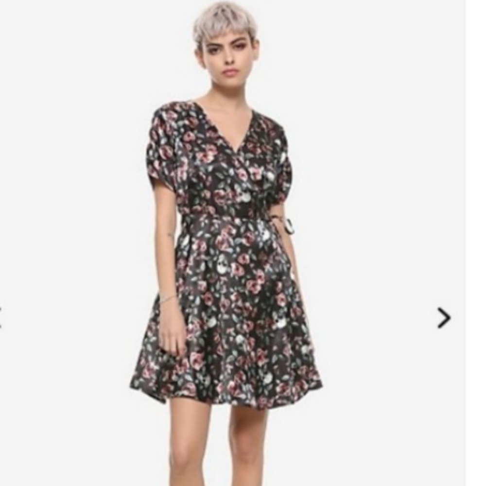 Hot topic wrap satin skull and roses pinup dress